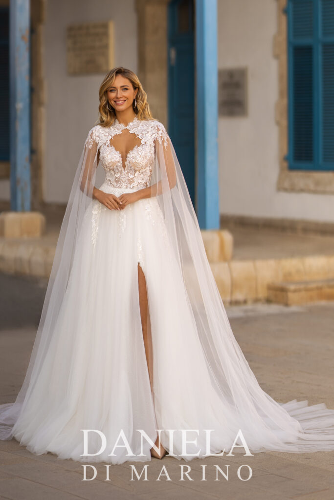 Brautkleid mit Cape