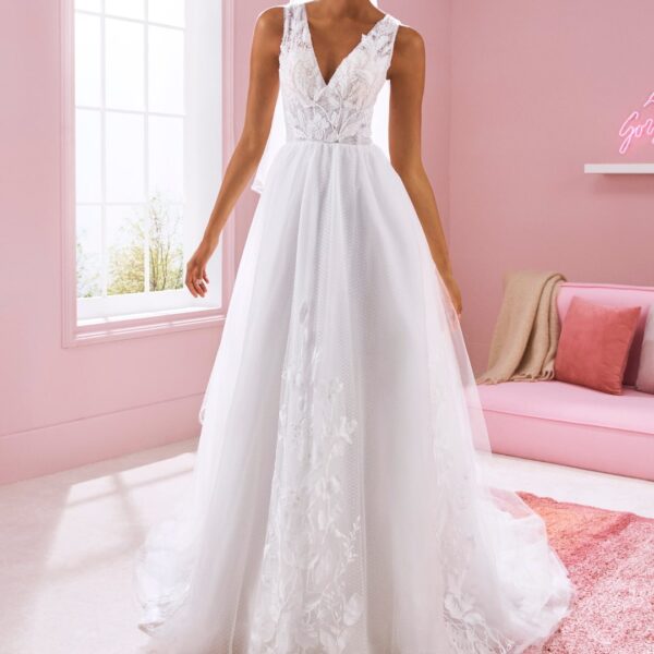 Brautkleid mit Pünktchentüll und Spitzenapplikationen, die mit Glitzer besetzt sind